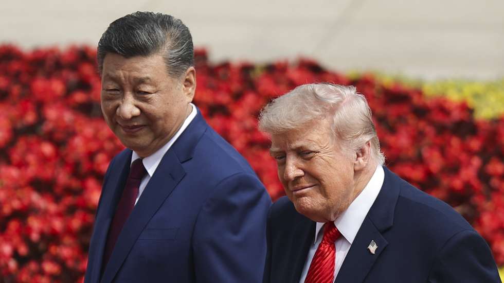 epa12955649 Chinese President Xi Jinping attends a welcome ceremony with U.S. President Donald Trump at the Great Hall of the People in Beijing, China, 14 May 2026.  EPA/Maxim Shemetov / POOL