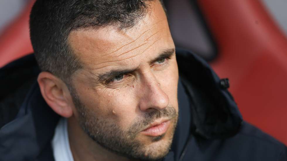 O treinador do Estrela Amadora, João Nuno, durante o jogo I Liga de Futebol com o AVS realizado no Estádio do Clube Desportivo das Aves, Vila das Aves, 28 Fevereiro 2026. MANUEL FERNANDO ARAÚJO/LUSA