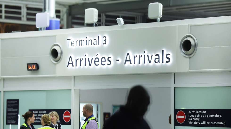 epa10780658 French citizens arrive from Niger at dawn at Charles de Gaulle airport in Roissy-en-France, outside Paris, France, 02 August 2023. A first plane with 262 people on board took off from the capital of Niger, during the evening of 01 August to evacuate French and European citizens six days after the military coup against President Mohamed Bazoum on 26 July.  EPA/TERESA SUAREZ