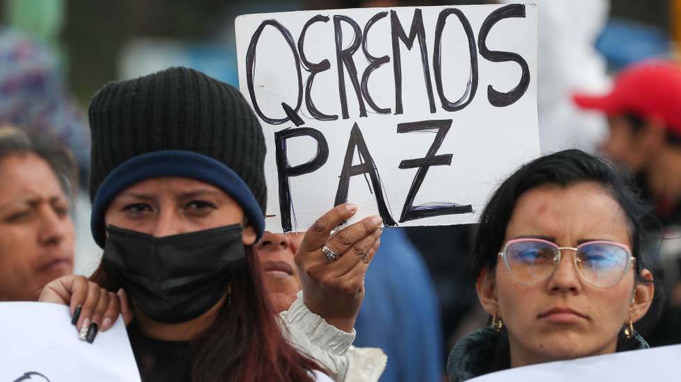 epa11068288 Relatives of inmates demonstrate outside of the Sierra Centro Norte Cotopaxi Social Rehabilitation Center, in Latacunga, Ecuador, 10 January 2024. The President of Ecuador, Daniel Noboa, assured that his country is in a state of war after the violent actions carried out by organized crime gangs that led him to declare internal armed conflict, and he said that he does not plan to negotiate or give in to these groups, which his government has described as "terrorists".  EPA/Jose Jacome