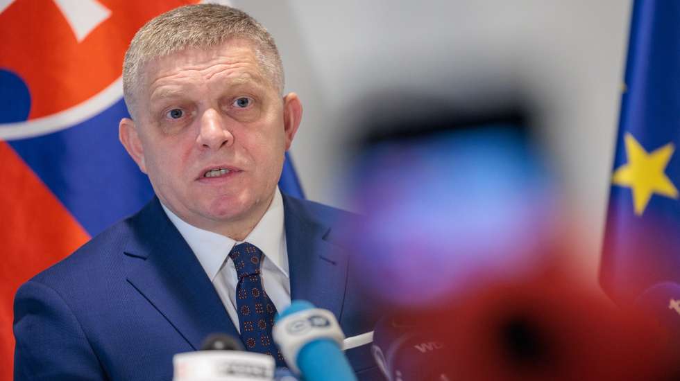 epa11814808 Slovakia's Prime Minister Robert Fico addresses a press conference in the Slovak permanent representation in Brussels, Belgium, 09 January 2025. The Slovakian prime minister is in Brussels to discuss the termination of the Russian gas transit to Europe through Ukraine.   EPA/OLIVIER MATTHYS