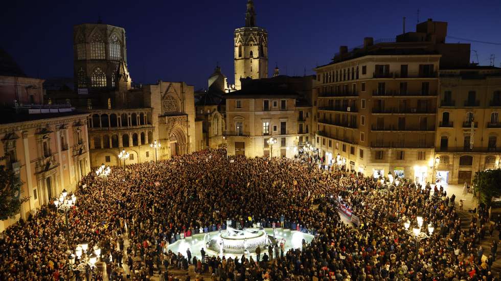 epa11997639 People take part in a rally calling for the resignation of Valencia's Regional President Carlos Mazon, in Valencia, Spain, 29 March 2025. Protests calling for Mazon's resignation have been held since the fall of 2024, after the region of Valencia was hit by deadly floods triggered by a DANA (high-altitude isolated depression) weather phenomenon that killed more than 200 people.  EPA/ANA ESCOBAR