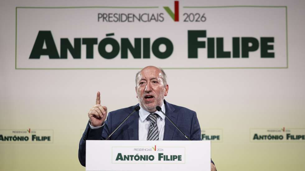 António Filipe, antigo deputado do Partido Comunista Português (PCP), durante a apresentação oficial da sua candidatura à Presidência da República, na Voz do Operário em Lisboa, 14 de julho de 2025. FILIPE AMORIM/LUSA
