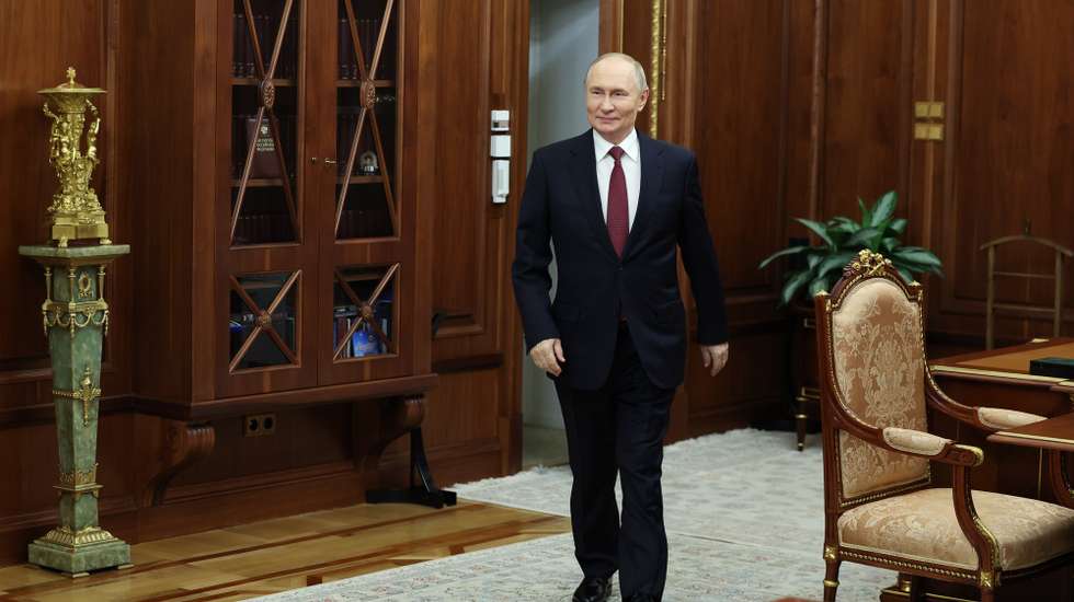 epa12407347 Russian President Vladimir Putin attends a meeting with the chairwoman of the Central Election Commission (CEC) at the Kremlin in Moscow, Russia, 26 September 2025.  EPA/ALEXANDER KAZAKOV/SPUTNIK/KREMLIN / POOL MANDATORY CREDIT