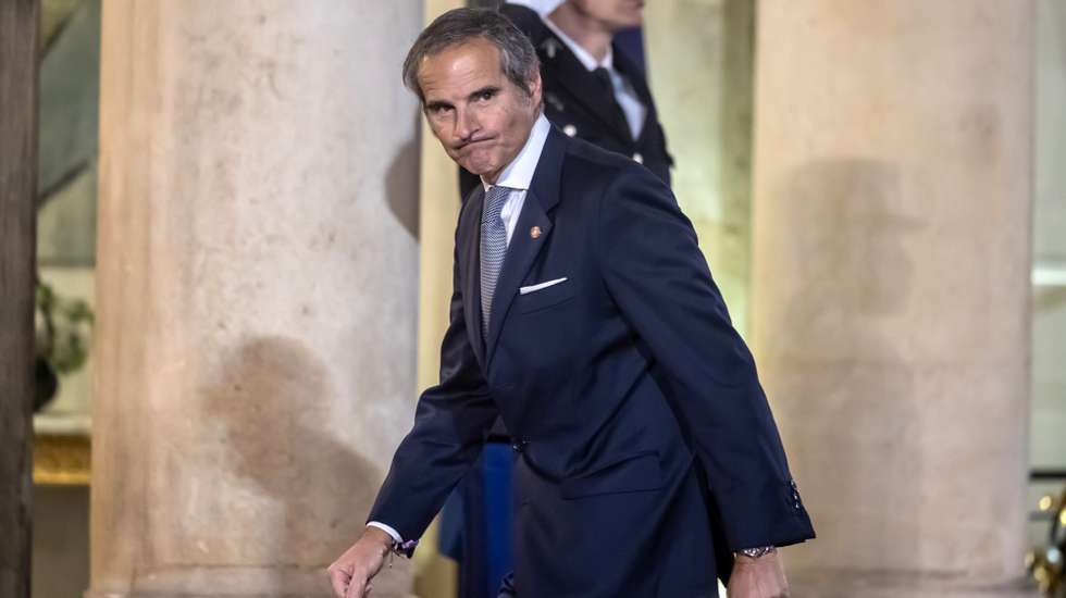 epa12809965 International Atomic Energy Agency (IAEA) Director General Rafael Grossi arrives for a dinner at the Elysee palace in Paris, France, 10 March 2026. The dinner hosted by the French president concludes the second Nuclear Energy Summit.  EPA/CHRISTOPHE PETIT TESSON