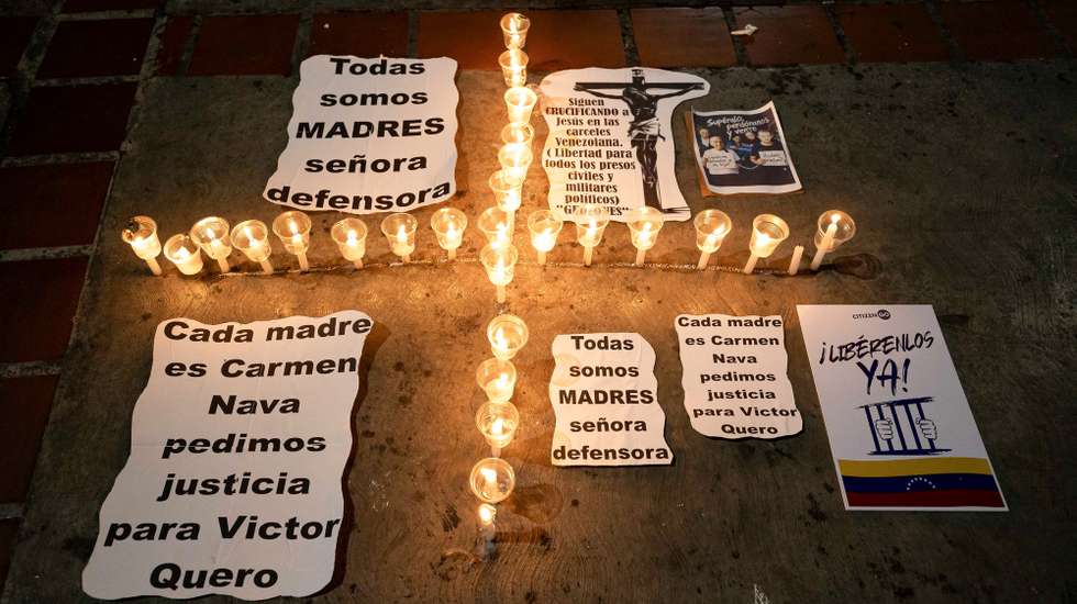 epaselect epa12942770 A photograph shows messages of support during a vigil organized by families of political prisoners in memory of the late Víctor Hugo Quero and in solidarity with his mother, Carmen Teresa Navas, in Caracas, Venezuela, 08 May 2026.  EPA/Ronald Pena R