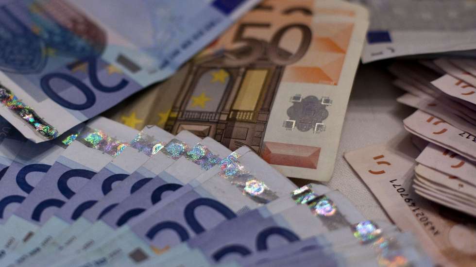 O número total de novos contratos de crédito aos consumidores também registou uma tendência de subida