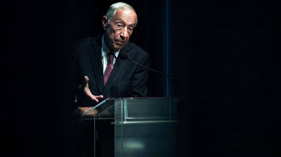 O Presidente da República, Marcelo Rebelo de Sousa, intervém durante o encerramento da Sister Cities Summit, organizada pela FLAD, em parceria com o Governo dos Açores, no âmbito das comemorações dos seus 40 anos, Ponta Delgada, Açores, 27 de Junho de 2025. EDUARDO COSTA/LUSA