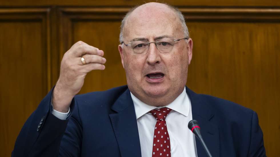 O ministro da Agricultura, José Manuel Fernandes, durante a sua audição na Comissão de Agricultura e Pescas, na Assembleia da República, em Lisboa, 17 de julho de 2025. JOSÉ SENA GOULÃO/LUSA