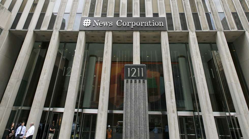 epa00997624 News Corp headquarters is seen in New York, United States, 01 May 2007. Dow Jones &amp; Co., publisher of the Wall Street Journal said it received a unsolicited bid from Rupert Murdoch's News Corp. to buy the company for 60 dollars (44 euros) per share or 5 billion dollars (3.6 billion euros).  EPA/PETER FOLEY