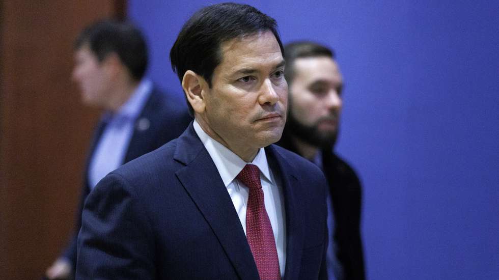 epa12596589 US Secretary of State Marco Rubio (C) arrives to brief lawmakers on national security issues including US military action taken against Venezuela, at the US Capitol in Washington DC, USA, 16 December 2025.  EPA/WILL OLIVER