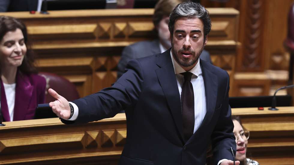 O deputado do Iniciativa Liberal (IL), Mário Amorim Lopes, intervém no debate na especialidade do Orçamento do Estado para 2026 (OE2026), na Assembleia da República, em Lisboa, 20 de novembro de 2025. ANTÓNIO COTRIM/LUSA