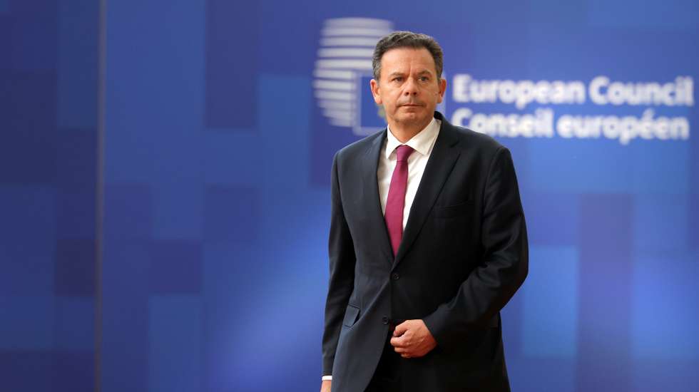 epa13047124 Portugal's Prime Minister Luis Montenegro arrives for the European Council summit in Brussels, Belgium, 18 June 2026. European leaders are gathering in Brussels for a two-day meeting packed with pressing geopolitical and economic issues.  EPA/OLIVIER MATTHYS