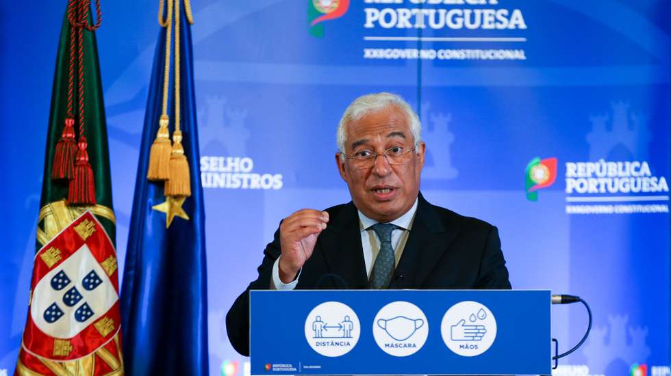 O primeiro-ministro, António Costa, durante uma conferência de imprensa após reunião do Conselho de Ministros, no Palácio da Ajuda, em Lisboa, 07 de janeiro de 2021. O primeiro-ministro admitiu hoje que na próxima semana o Governo poderá tomar medidas mais restritivas para fazer face ao aumento de contágios e adiantou que vai proceder à audição dos partidos e dos parceiros sociais. MANUEL DE ALMEIDA/LUSA