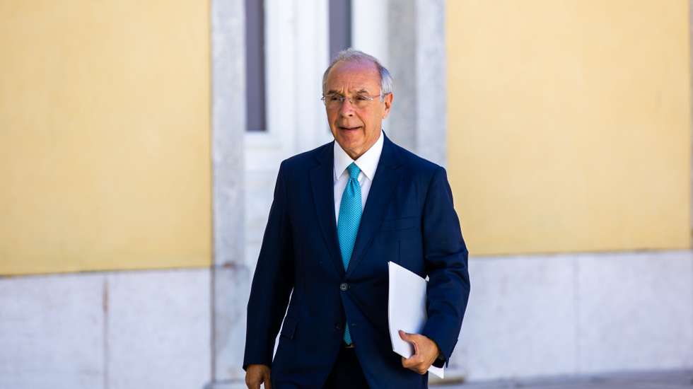 O conselheiro de Estado, Marques Mendes, à chegada para a reunião do Conselho de Estado, que conta com o enviado dos Estados Unidos à Ocean Summit, na Cidadela de Cascais, em Cascais, 28 de junho de 2022. JOSE SENA GOULAO/LUSA
