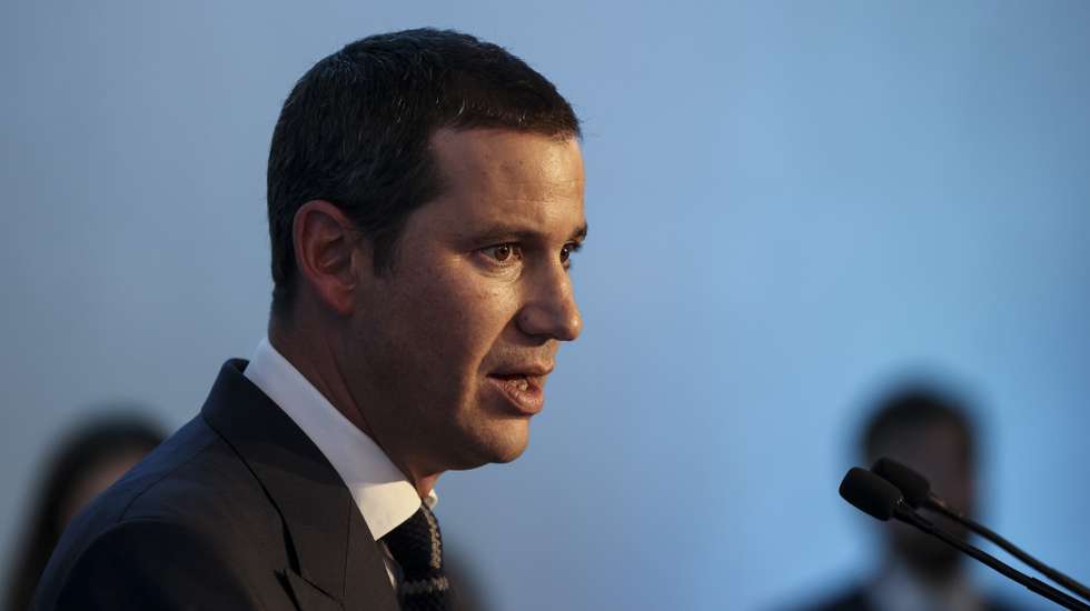 O ministro das Infraestruturas, João Galamba, intervém durante a inauguração do Centro de Interligação de Redes Internacionais da Altice Portugal, Oeiras, 25 de outubro de 2023. CARLOS M. ALMEIDA/LUSA