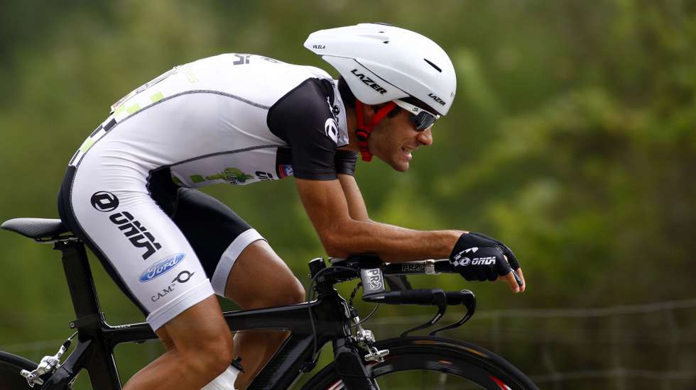 O ciclista Ricardo Vilela, em ação durante a 7a etapa da 73a Volta a Portugal em Bicicleta, um contra-relógio individual disputado entre Sabugal e Guarda, onde terminou na 3º posição. Guarda, 12 de agosto de 2011. NUNO VEIGA/LUSA