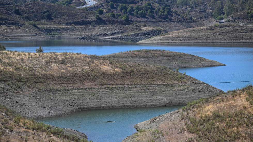 Barragem do Belhiche  com pouca água devido às consequências da seca que afeta o baixo Guadiana, Castro Marim, 11 de agosto de 2022. (ACOMPANHA TEXTO DE 12-08-22) LUÍS FORRA/LUSA