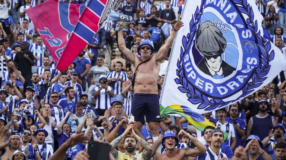 O Líder dos Super Dragões, durante a final da Taça de Portugal entre o Sporting de Braga e o Futebol Clube do Porto, 04 de junho de 2023. JOSÉ SENA GOULÃO/LUSA