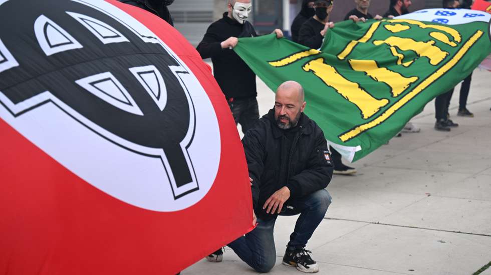 O porta-voz do Grupo 1143, Mário Machado, durante a manifestação "Menos Imigração e Mais Habitação", organizada pelo grupo 1143 (extrema-direita), Porto, 6 de abril de 2024. FERNANDO VELUDO/LUSA