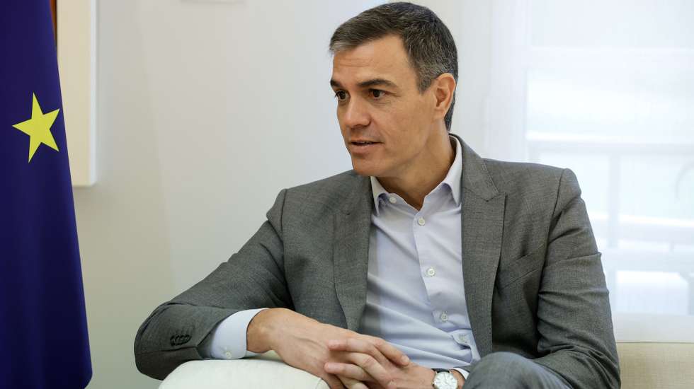 epa11505099 Spanish Prime Minister Pedro Sanchez speaks with European Investment Bank (EIB) President Nadia Calvino (not pictured) during a meeting at Moncloa Palace in Madrid, Spain, 29 July 2024.  EPA/ZIPI ARAGON