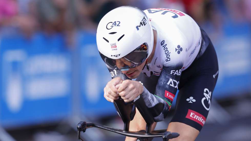 epa12369735 Portuguese cyclist Joao Almeida of the UAE Team Emirates XRG competes in the individual time trial stage of the La Vuelta a Espana cycling race - Stage 18 in Valladolid, northern Spain, 11 September 2025.  EPA/JAVIER LIZON