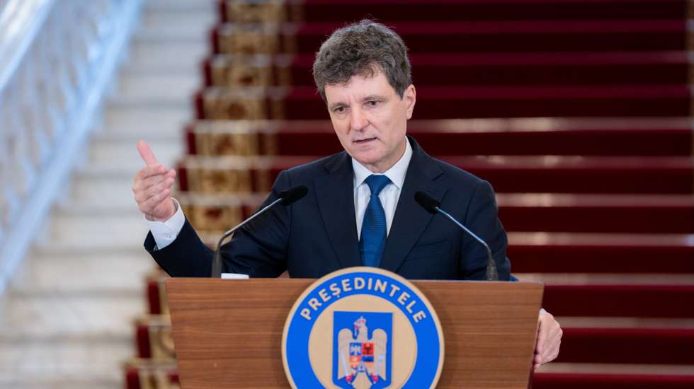 epa13002413 A handout photo made available by the Romanian Presidency shows Romanian President Nicusor Dan addressing the media after an emergency meeting of the Supreme Council for National Defence (CSAT) in Bucharest, Romania, 29 May 2026. During the press conference, President Dan announced that Andrey Kosilin, the Consul General of the Russian Federation in Constanta, has been declared persona non grata and ordered to leave the country. The diplomatic sanction follows an airspace violation early 29 May morning, when a Russian drone carrying an explosive payload struck a residential apartment block in the eastern border town of Galati, injuring two civilians.  EPA/LUCA ACHIM/ROMANIAN PRESIDENCY HANDOUT HANDOUT EDITORIAL USE ONLY/NO SALESHANDOUT EDITORIAL USE ONLY/NO SALES