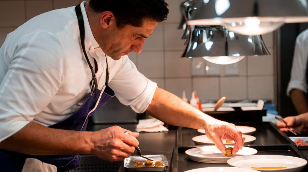 “Este é um restaurante de rua, para abranger toda a gente, de fine dining, mas não muito forçado. Quero que seja uma alternativa ao The Yeatman”, explica Ricardo Costa