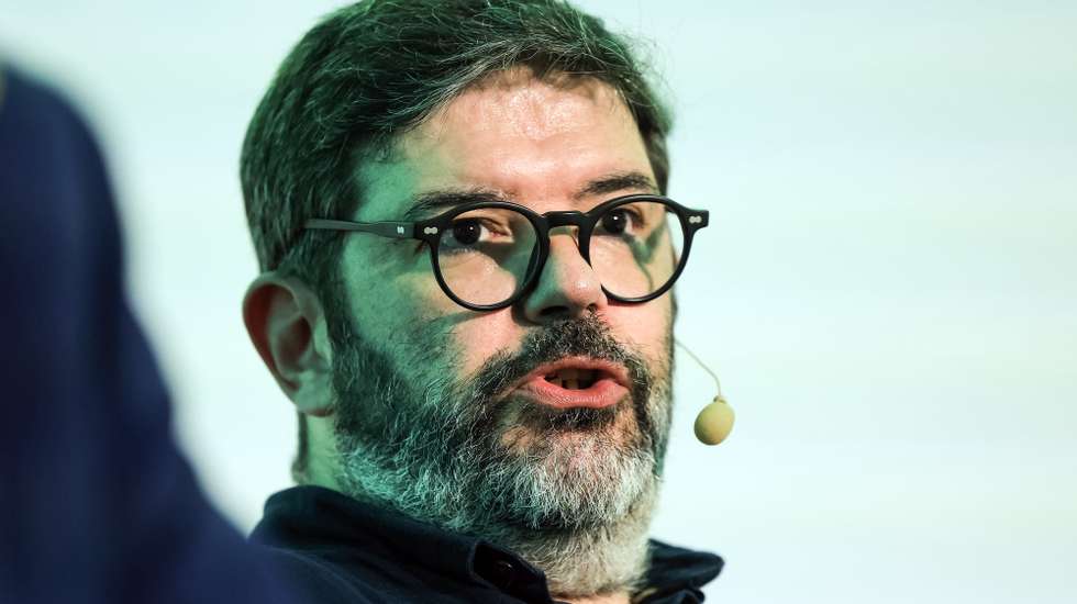 Sérgio Aires (Bloco de Esquerda) participa no debate “Falar do Porto” no âmbito das eleições autárquicas, uma iniciativa que reúne os candidatos à Câmara Municipal do Porto para discutir as principais ideias e propostas para o futuro da cidade, Alfândega do Porto, 26 de junho de 2025. JOSÉ COELHO/LUSA