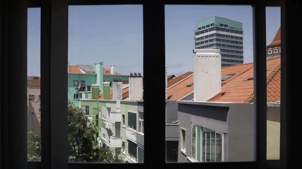Visão geral de um bairro habitacional, em Lisboa, 02 de junho de 2025. Habitação. Arquitetura. Construção Civil. Gruas. ANTÓNIO PEDRO SANTOS/LUSA