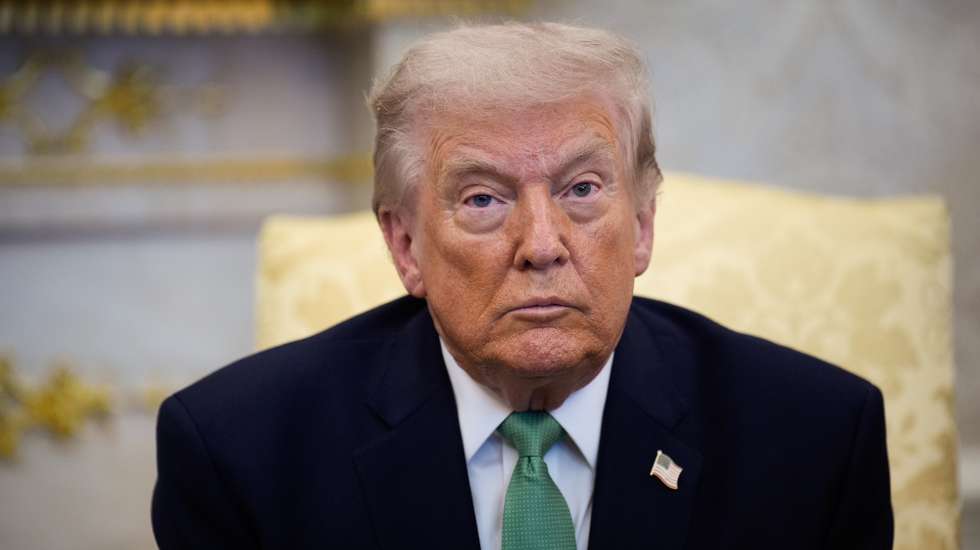 epa12827912 US President Donald Trump looks on during his  meeting with Taoiseach of Ireland Micheal Martin, in the Oval Office of the White House in Washington, DC, USA, 17 March 2026.  EPA/YURI GRIPAS / POOL