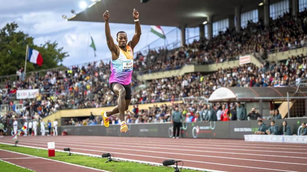 epa13183340 Pedro Pichardo of Portugal competes in the Triple Jump Men competition during the 51st edition of the World Athletics Diamond League athletics meeting Athletissima, in Lausanne, Switzerland, 21 August 2026.  EPA/JEAN-CHRISTOPHE BOTT