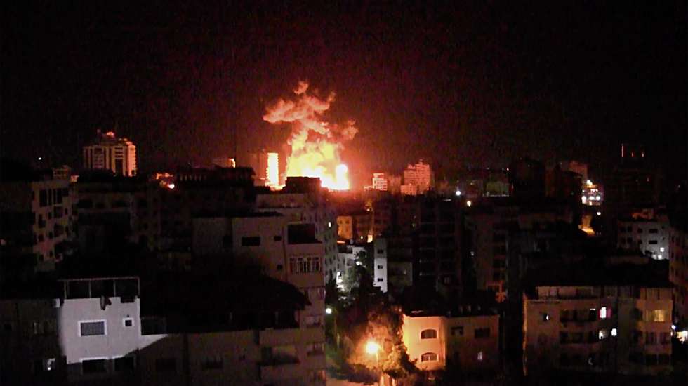 epaselect epa09206071 Smoke rises after an Israeli air strike hits in Gaza City, 17 May 2021. In response to days of violent confrontations between Israeli security forces and Palestinians in Jerusalem, various Palestinian militants factions in Gaza launched rocket attacks since 10 May that killed at least ten Israelis to date. According to the Palestinian Ministry of Health, at least 192 Palestinians, including 58 children, were killed in the recent retaliatory Israeli airstrikes.  EPA/MOHAMMED SABER