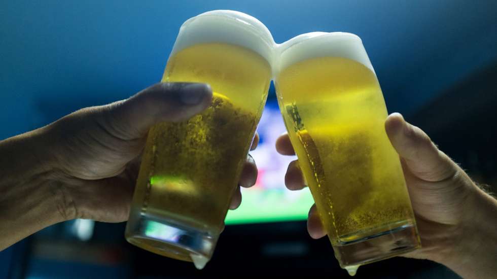 As forças de segurança dizem que "a fiscalização é muito difícil", porque exige que o agente presencie a venda da bebida alcoólica ao menor