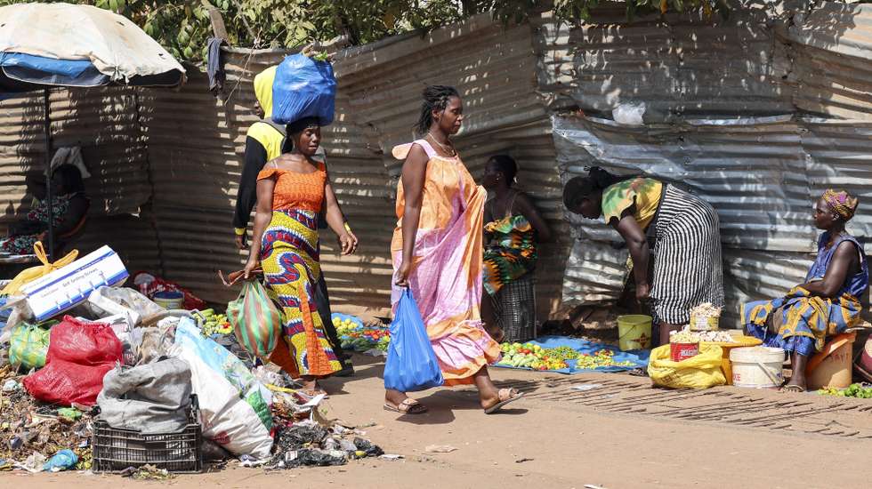 Aspeto do dia-a-dia na Guiné-Bissau, em Bissau, 17  de novembro  de 2023. ANTÓNIO COTRIM/LUSA