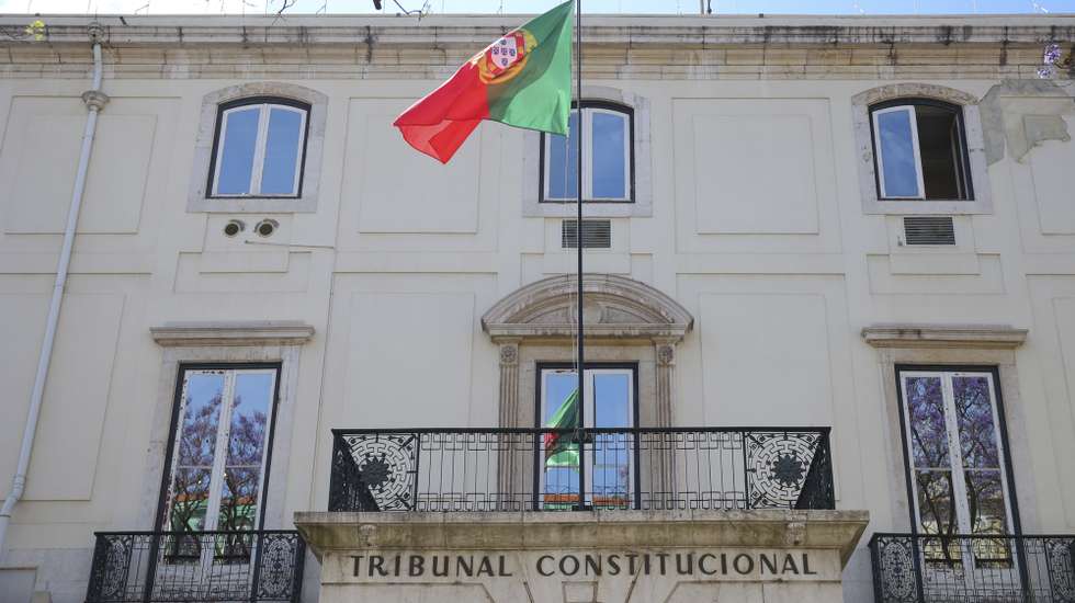 Pormenor da fachada do edifício do Tribunal Constitucional em Lisboa, 29 de abril de 2024. ANTÓNIO COTRIM/LUSA
