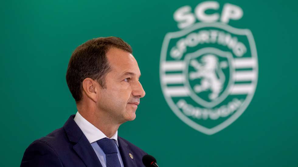 epa11714612 Sporting president Frederico Varandas attends a press conference to present the new head coach of Sporting Clube de Portugal, Joao Pereira, following the departure of former head coach Ruben Amorim to Manchester United, at the Alvalade stadium in Lisbon, Portugal, 11 November 2024.  EPA/JOSE SENA GOULAO