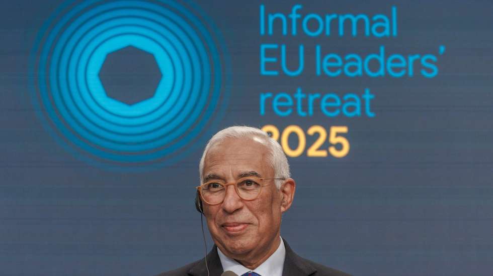 epa11873647 European Council President Antonio Costa speaks during a press conference with Poland's Prime Minister Donald Tusk and European Commission President Ursula von der Leyen during a press conference at NATO Headquarters, in Brussels, Belgium, 03 February 2025.  EPA/OLIVIER MATTHYS