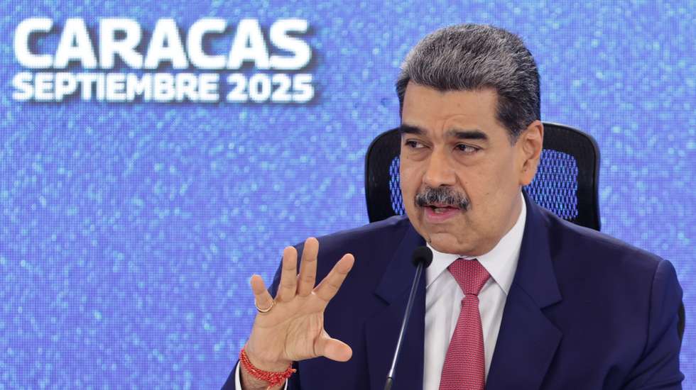 epa12381156 Venezuelan President Nicolas Maduro speaks during a press conference in Caracas, Venezuela, 15 September 2025. Maduro stated that his country is exercising its legitimate right to defense against what he termed 'aggression' by the United States, after the US deployed warships to the Caribbean to combat drug trafficking.  EPA/MIGUEL GUTIERREZ
