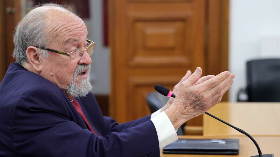 Jaime Marta Soares, na qualidade de presidente da Liga dos Bombeiros de Portugal e das Associações Humanitárias dos Bombeiros, entre 2011 e 2021, ao abrigo do n.º 1 do artigo 16.º do Regime Jurídico dos Inquéritos Parlamentares, intervém durante a sua audição na Comissão Parlamentar de Inquérito ao INEM, Assembleia da República, em Lisboa, 12 de fevereiro de 2026. MANUEL DE ALMEIDA/LUSA