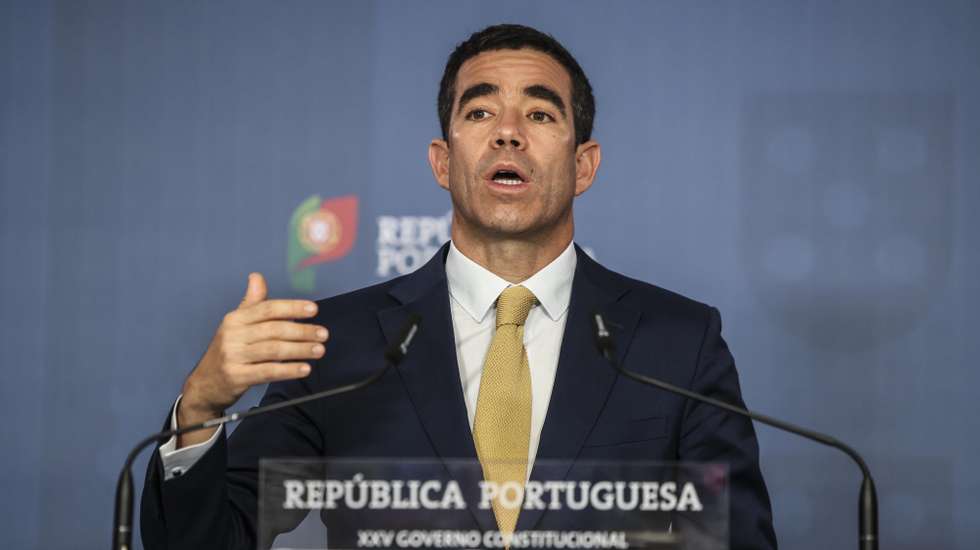 O ministro da Presidência António Leitão Amaro, durante a conferência de imprensa após a reunião do Conselho de Ministros, no Campus XXI, em Lisboa, 11 de junho de 2026. MANUEL DE ALMEIDA/LUSA