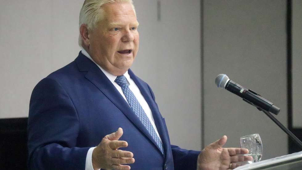 O ‘premier' do Ontário, Doug Ford, defendeu hoje o reforço das relações comerciais com Portugal, que classificou como um «parceiro comercial vital», num contexto em que os Estados Unidos estão a «virar-se para dentro», Toronto, Canada, 6 de outubro de 2026. «À medida que os Estados Unidos se viram para dentro, estas são exatamente as relações que procuramos fortalecer e nas quais queremos apostar ainda mais», afirmou Doug Ford, durante um encontro com empresários da comunidade luso-canadiana, em Toronto. (ACOMPANHA TEXTO). SÉRGIO MOURATO/LUSA