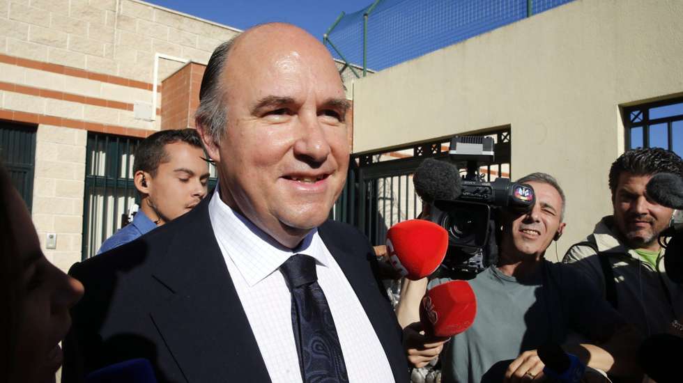 Ex-presidente do Benfica cumpriu três anos e sete meses de prisão e depois fugiu para Londres, para evitar nova detenção