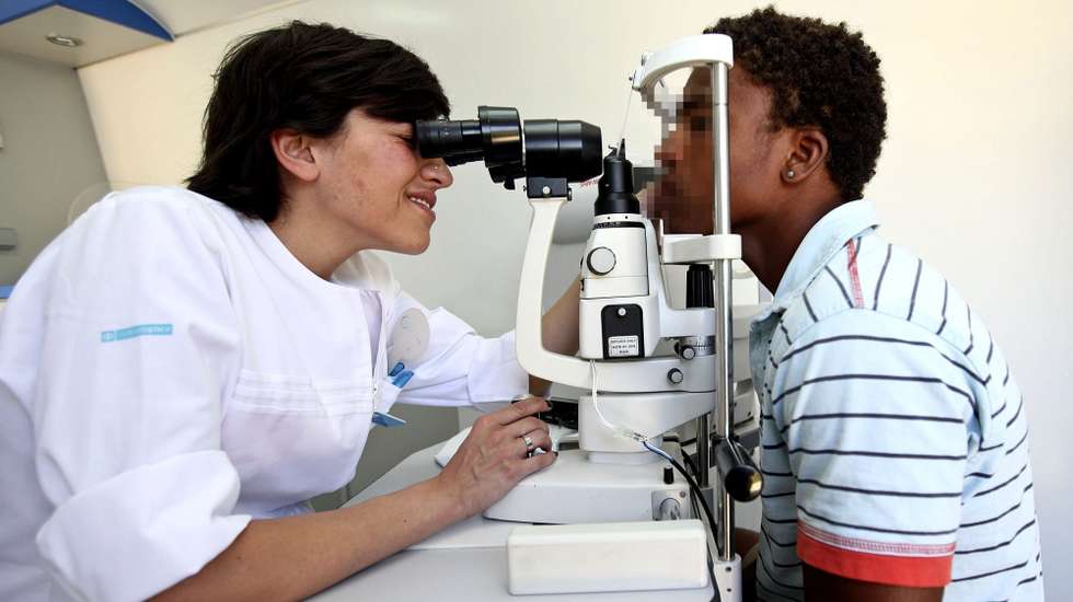 Crianças e jovens receberão um apoio de 150 euros para a compra de óculos
