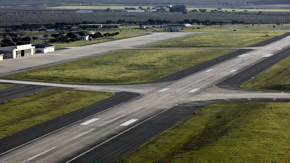 Avião particular, cuja partida se daria da cidade de Salvador da Baía, tinha como destino Portugal