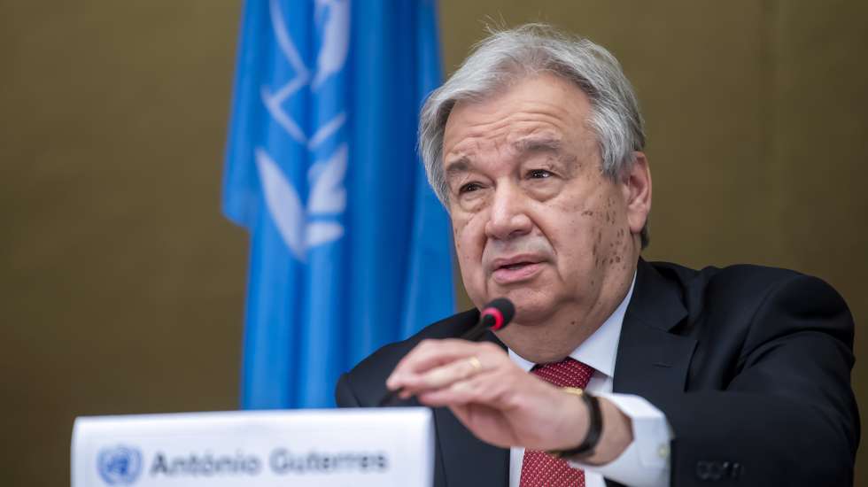 epa09167383 U.N. Secretary-General Antonio Guterres, speaks to the media, during a press conference about the end of a 5+1 Meeting on Cyprus, at the European headquarters of the United Nations in Geneva, Switzerland, 29 April 2021.  EPA/MARTIAL TREZZINI