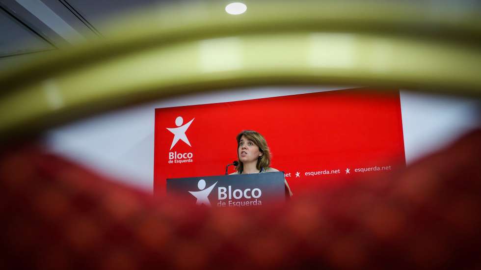 A coordenadora do Bloco de Esquerda, Catarina Martins, fala aos jornalistas durante uma conferência de imprensa para apresentar as conclusões da reunião da mesa nacional do partido, em Lisboa, 29 de maio de 2021. JOSÉ SENA GOULÃO/LUSA