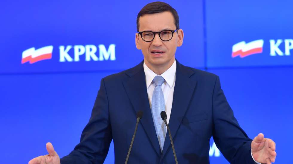 epa09429808 Polish Prime Minister Mateusz Morawiecki attends a press conference in Warsaw, Poland, 26 August 2021. Morawiecki  announced that the evacuation operation, which Poland has organised for its citizens and people who assisted Poland in Afghanistan, ends today. The PM made the announcement during a joint press conference with Ambassador of Afghanistan to Poland Tahir Quadiry.  EPA/Piotr Nowak POLAND OUT