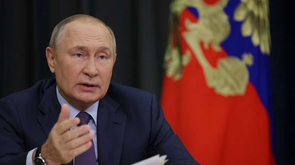 epa10209149 Russian President Vladimir Putin chairs a meeting on agriculture issues via teleconference call, in Sochi, Russia, 27 September 2022.  EPA/GAVRIIL GRIGOROV / SPUTNIK / KREMLIN POOL MANDATORY CREDIT