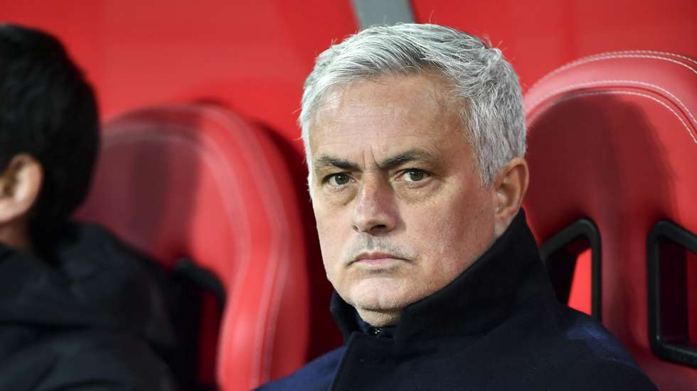 epa10471085 Roma’s coach Jose Mourinho reacts prior to the UEFA Europa League play-off, 1st leg match between RB Salzburg and AS Roma in Salzburg, Austria, 16 February 2023.  EPA/Anna Szilagyi